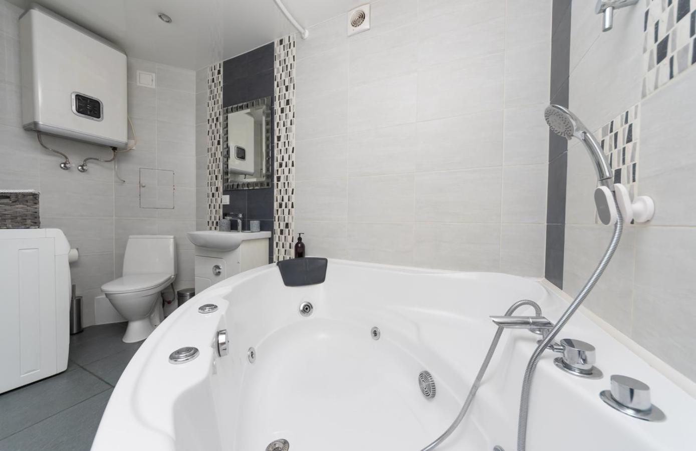 Flat24 On Lesi Ukrainki 3 Apartment เคียฟ ภายนอก รูปภาพ