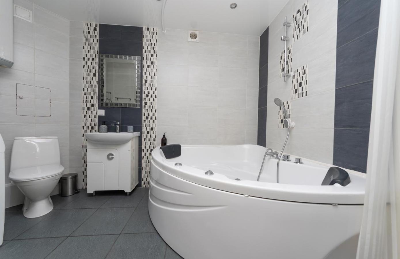 Flat24 On Lesi Ukrainki 3 Apartment เคียฟ ภายนอก รูปภาพ